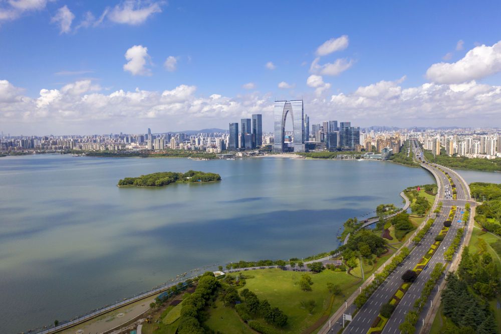 打造开放创新的世界一流高科技园区——专访苏州工业园区党工委副书记、管委会主任卢渊